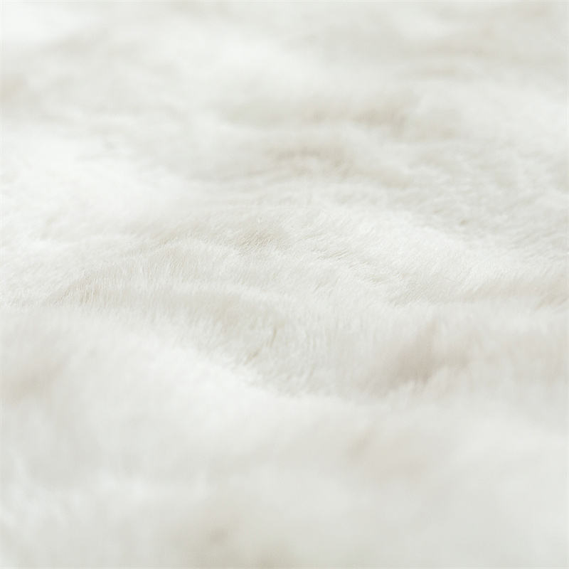Χαλί Premium Τεχνητή Γούνα 3D Bubble 120x180cm - Λευκός Σχεδιασμός με Χρυσές Ρίγες